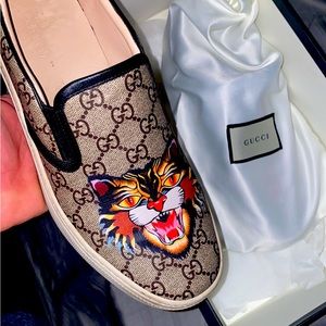 Gucci slip ons great condition